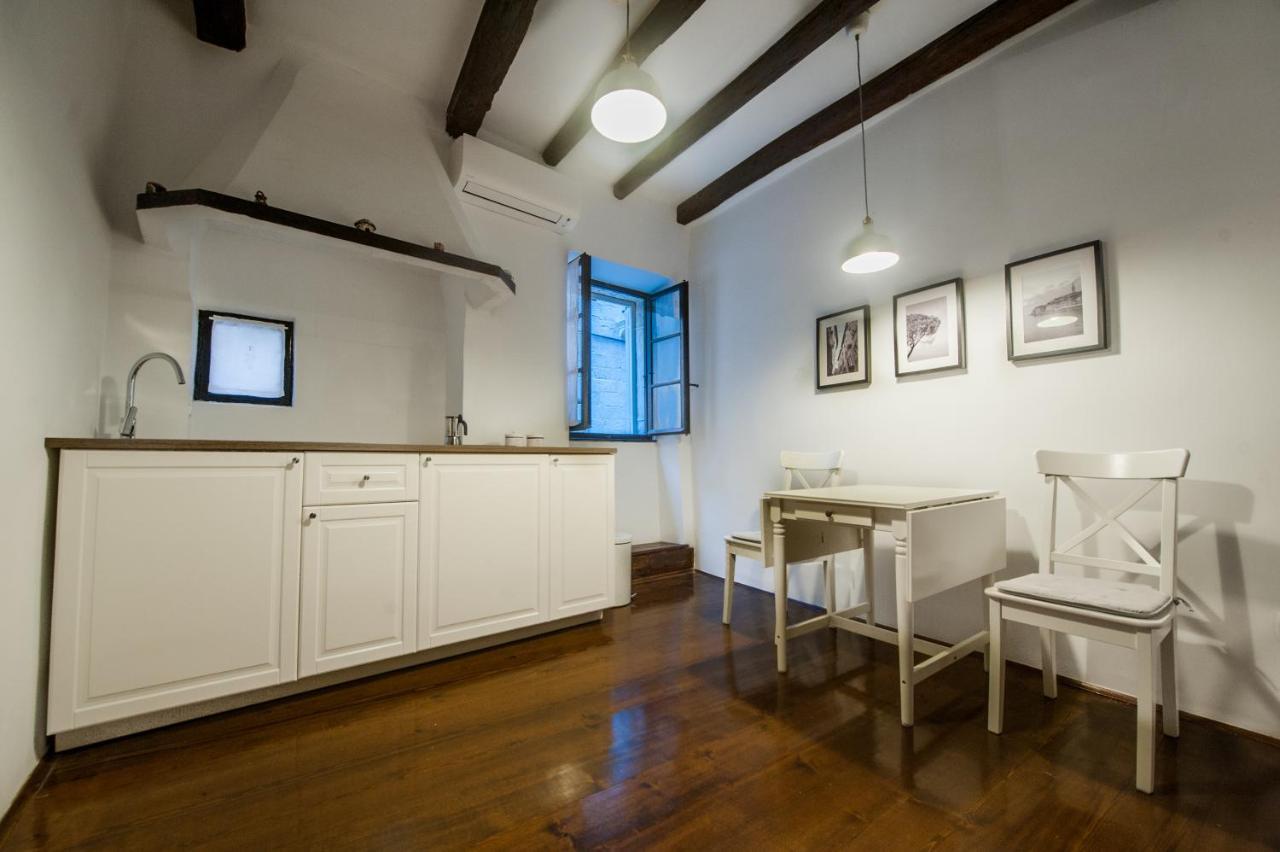 Studio Apartment Casa Di Pietra Ровинь Экстерьер фото