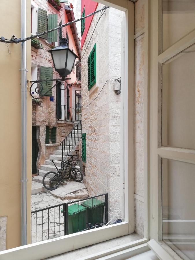 Studio Apartment Casa Di Pietra Ровинь Экстерьер фото
